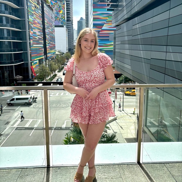 Meet your Posher, Madison - Picture 1 of 1